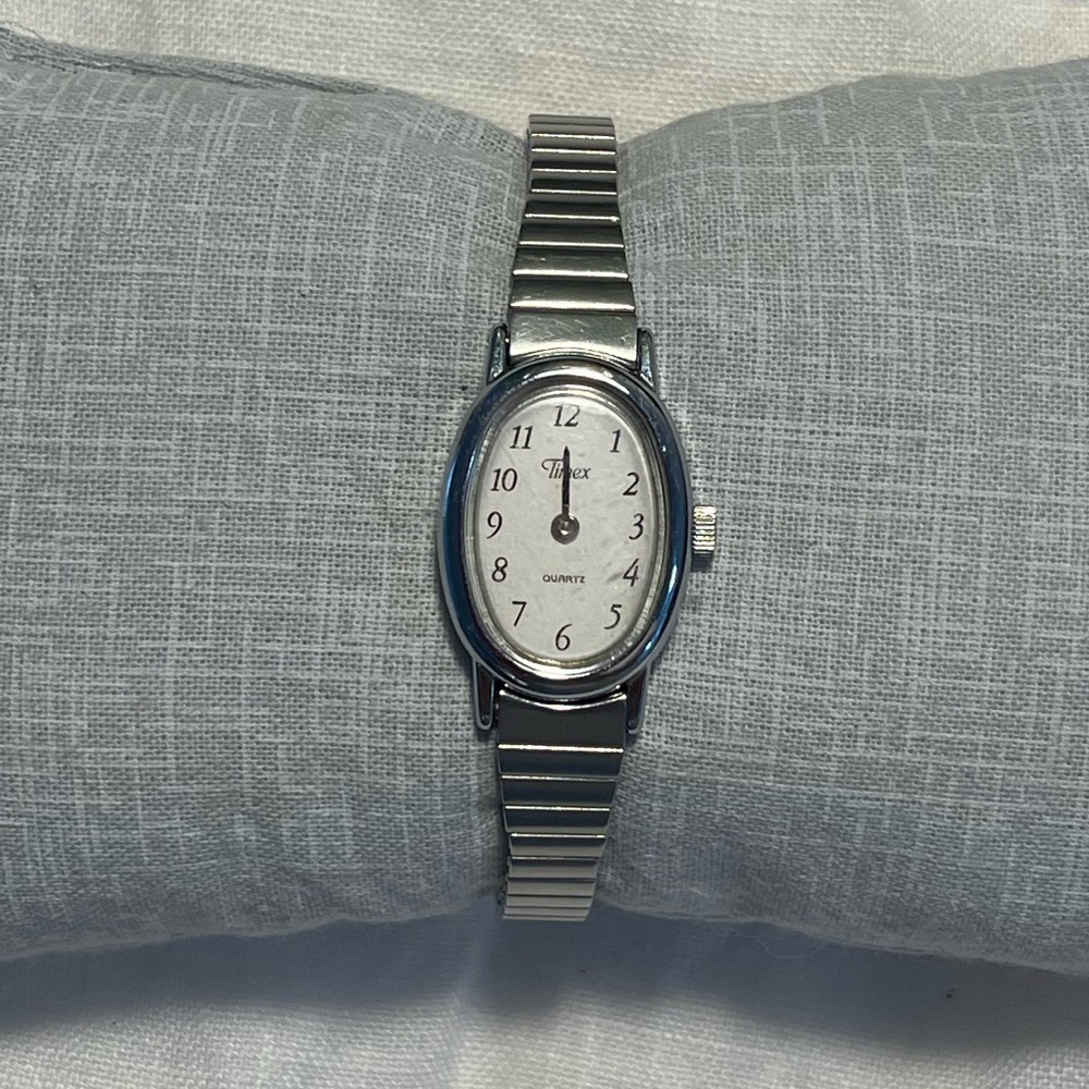 Dainty Women’s Silver Watch with White Dial - Timex Oval